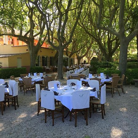 La Touloubre Hotel La Barben Buitenkant foto